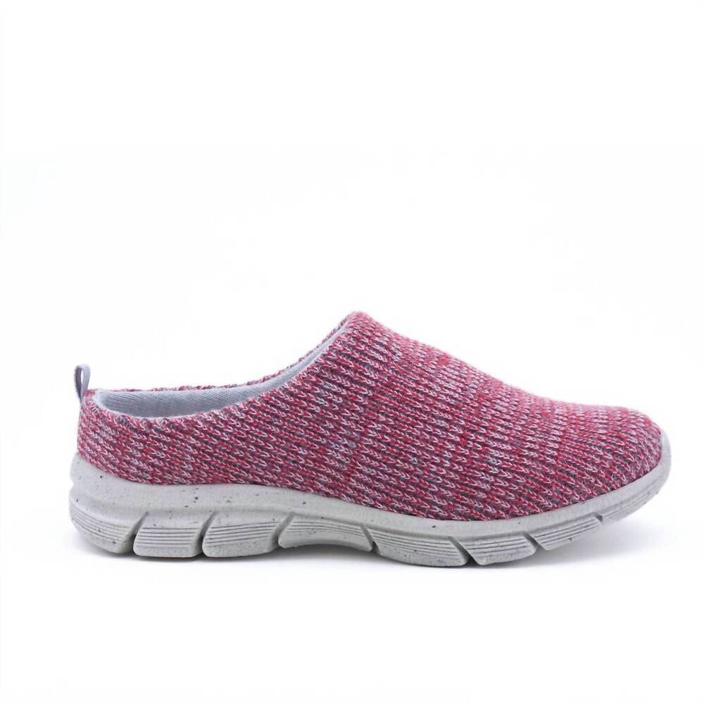 NEW WOOLLOOMOOLOO women's mudgee terrain slipper in red multi